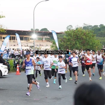 Runner Photo 7995309