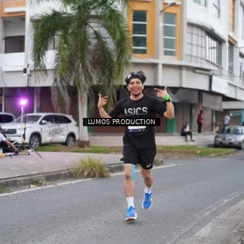 Runner Photo 7995338