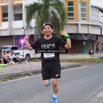 Runner Photo 7995351