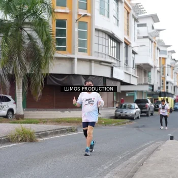 Runner Photo 7995429