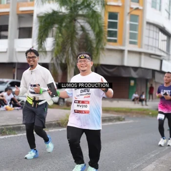 Runner Photo 7995499