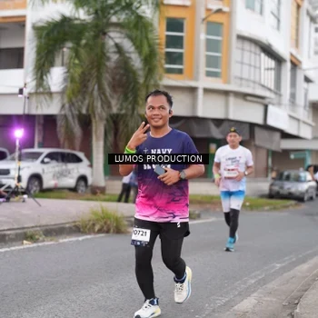 Runner Photo 7995502