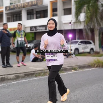 Runner Photo 7995676