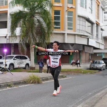 Runner Photo 7995697