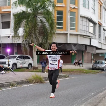 Runner Photo 7995698