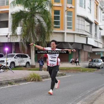 Runner Photo 7995702