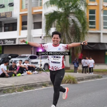 Runner Photo 7995725