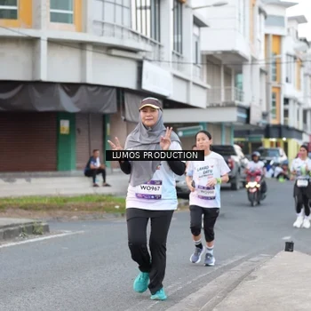 Runner Photo 7995860