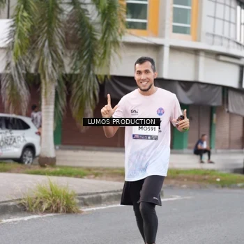 Runner Photo 7995981
