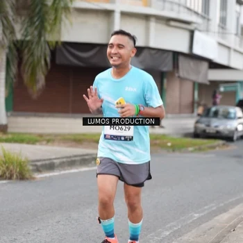 Runner Photo 7996009