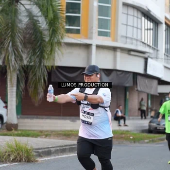 Runner Photo 7996074