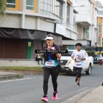 Runner Photo 7996110