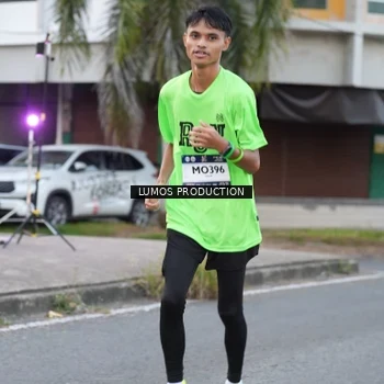 Runner Photo 7996111