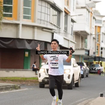 Runner Photo 7996172