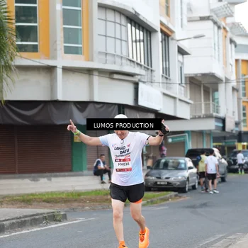 Runner Photo 7996221