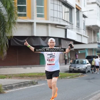 Runner Photo 7996233