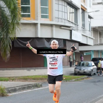 Runner Photo 7996234