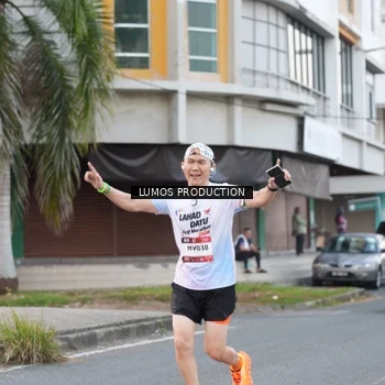 Runner Photo 7996245
