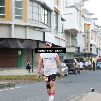 Runner Photo 7996256