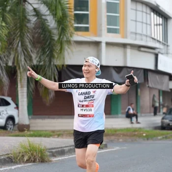 Runner Photo 7996257