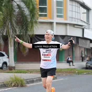 Runner Photo 7996258