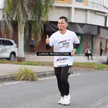 Runner Photo 7996613