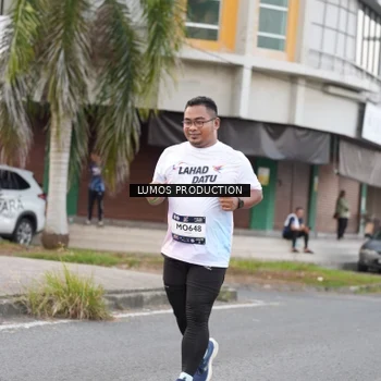 Runner Photo 7996687