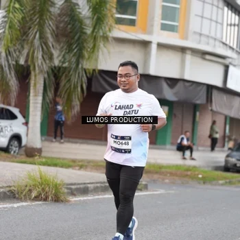 Runner Photo 7996688