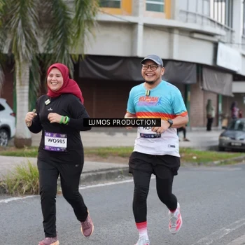 Runner Photo 7996755