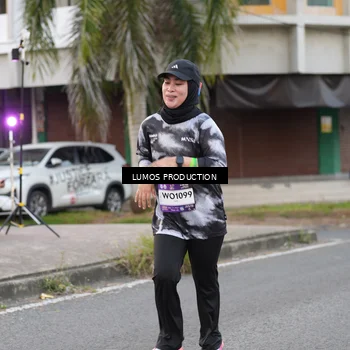 Runner Photo 7996789