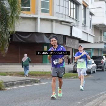 Runner Photo 7996833