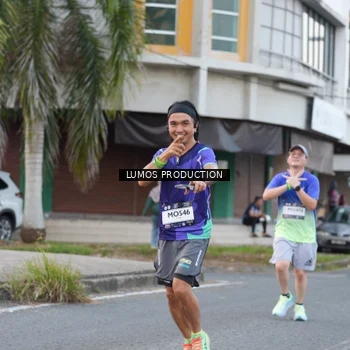 Runner Photo 7996847