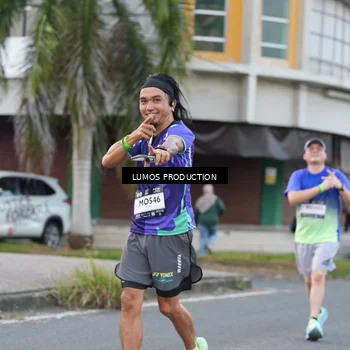 Runner Photo 7996863