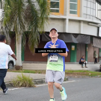 Runner Photo 7996878