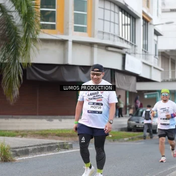 Runner Photo 7996912