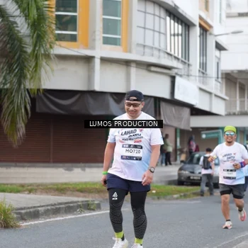Runner Photo 7996913