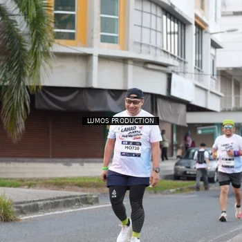 Runner Photo 7996914