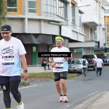 Runner Photo 7996922