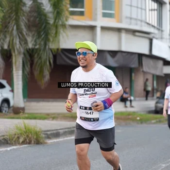 Runner Photo 7996975