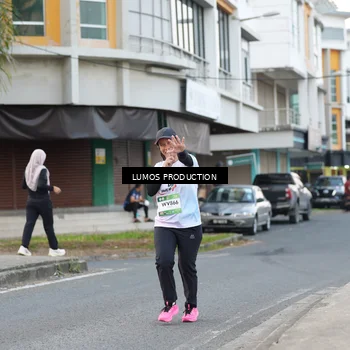 Runner Photo 7997073