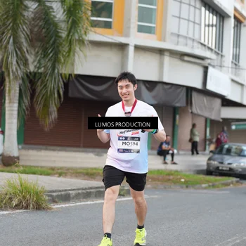 Runner Photo 7997115