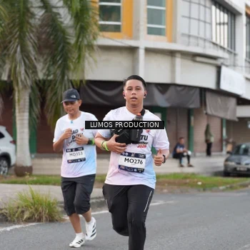 Runner Photo 7997287
