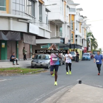 Runner Photo 7997310