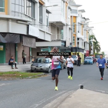 Runner Photo 7997311