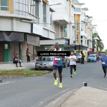 Runner Photo 7997315