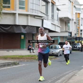 Runner Photo 7997317