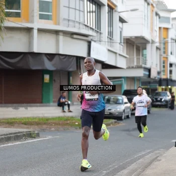 Runner Photo 7997318