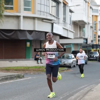 Runner Photo 7997320