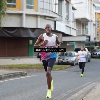 Runner Photo 7997324