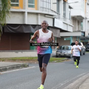 Runner Photo 7997325